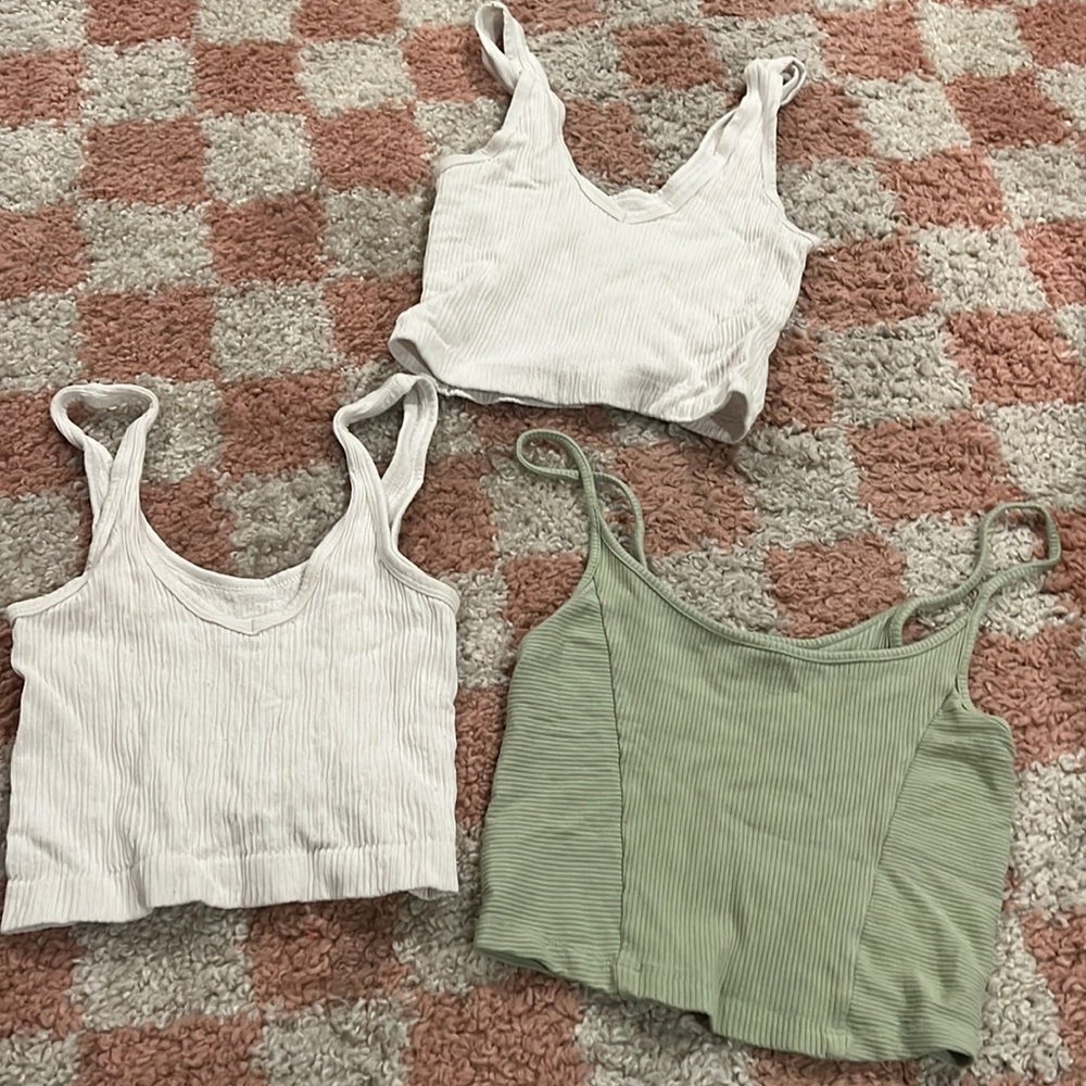 Set of three urban outfitters tanks